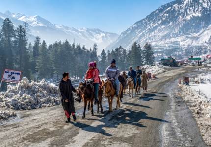 Srinagar Gulmarg Pahalgam Trip from Chandigarh